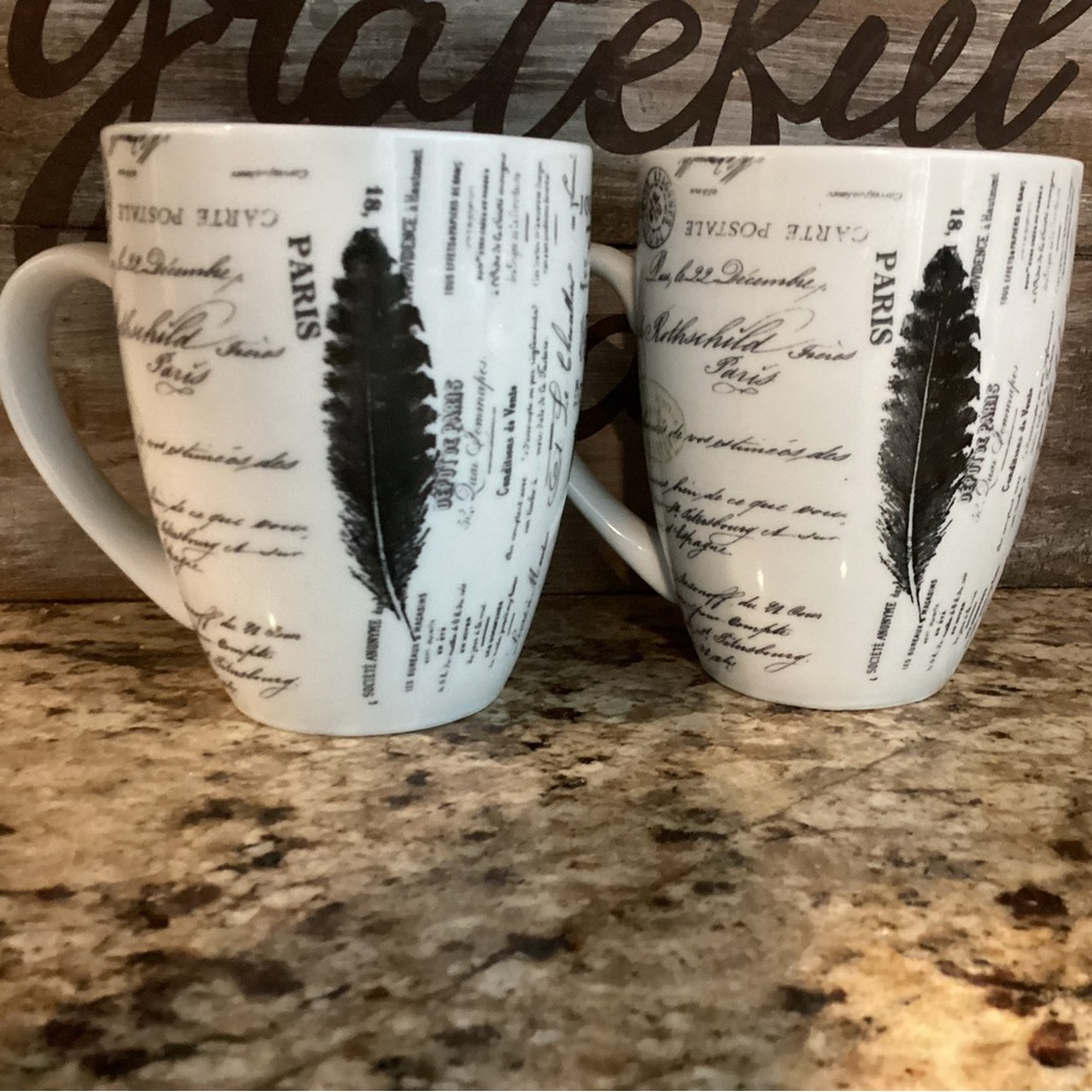⚜️ PARIS Mug Set by artist Paula Scaletta NWOT set of 2 15 oz cups coffee tea